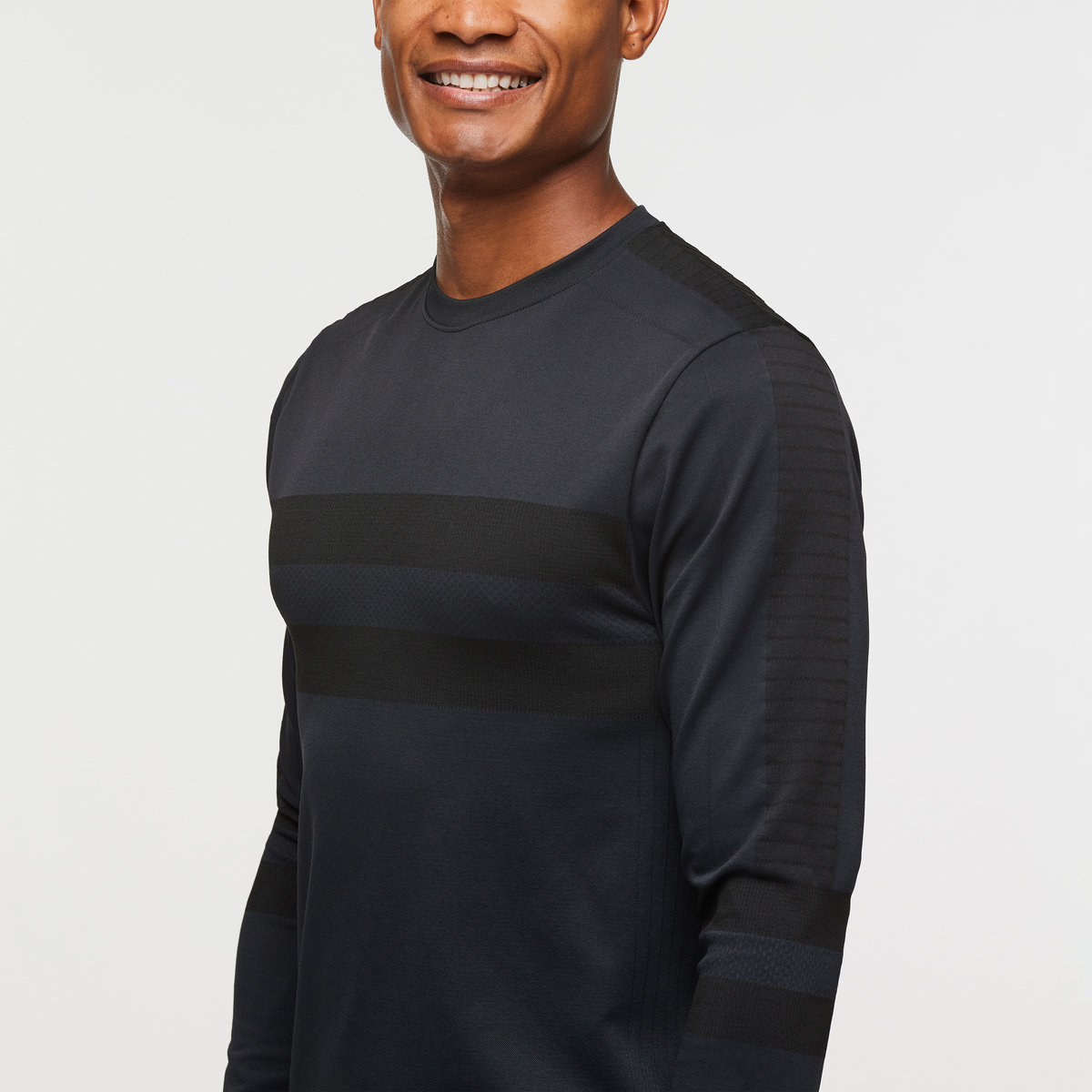 Debajo Seamless Baselayer Crew - Men's — image 5
