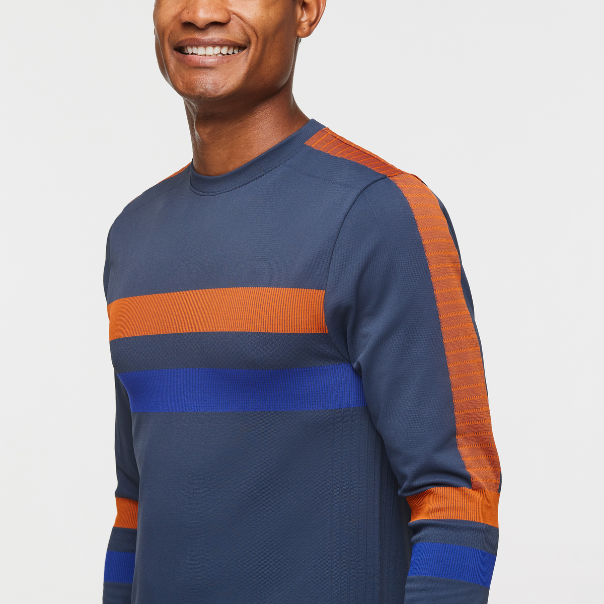 Debajo Seamless Baselayer Crew - Men's — image 5