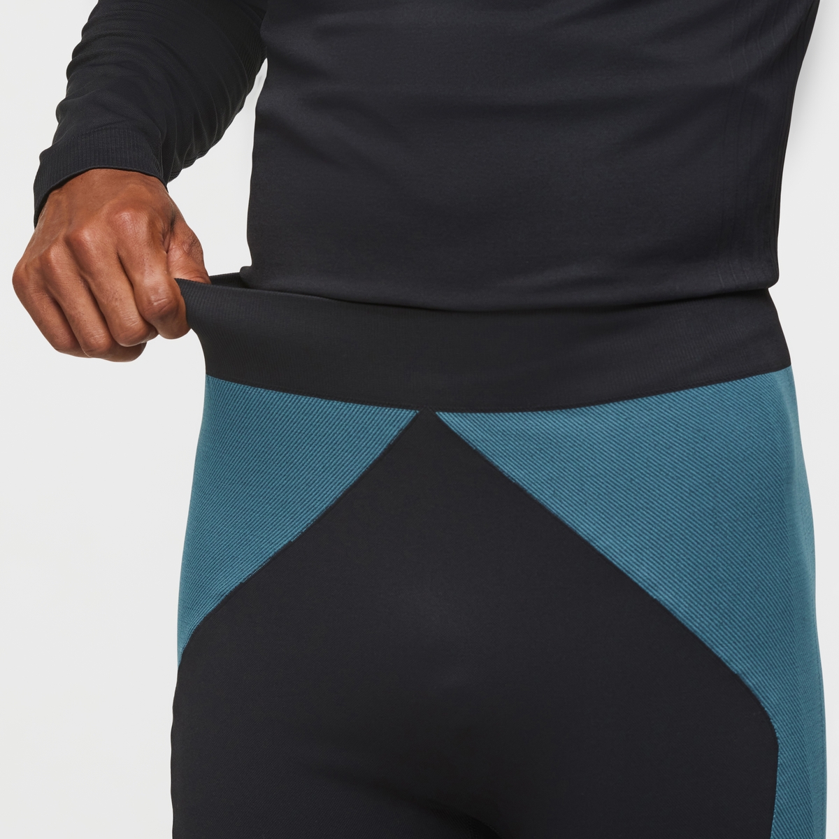 Debajo Seamless Baselayer Tight - Men's — image 5
