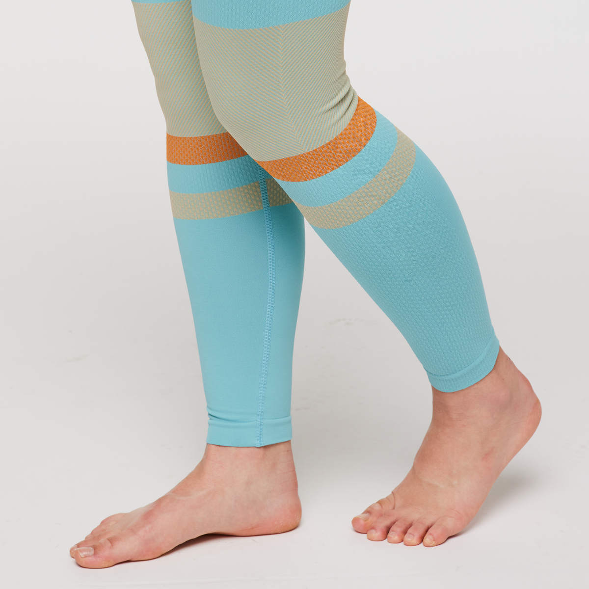 Debajo Seamless Baselayer Tight - Women's — image 6