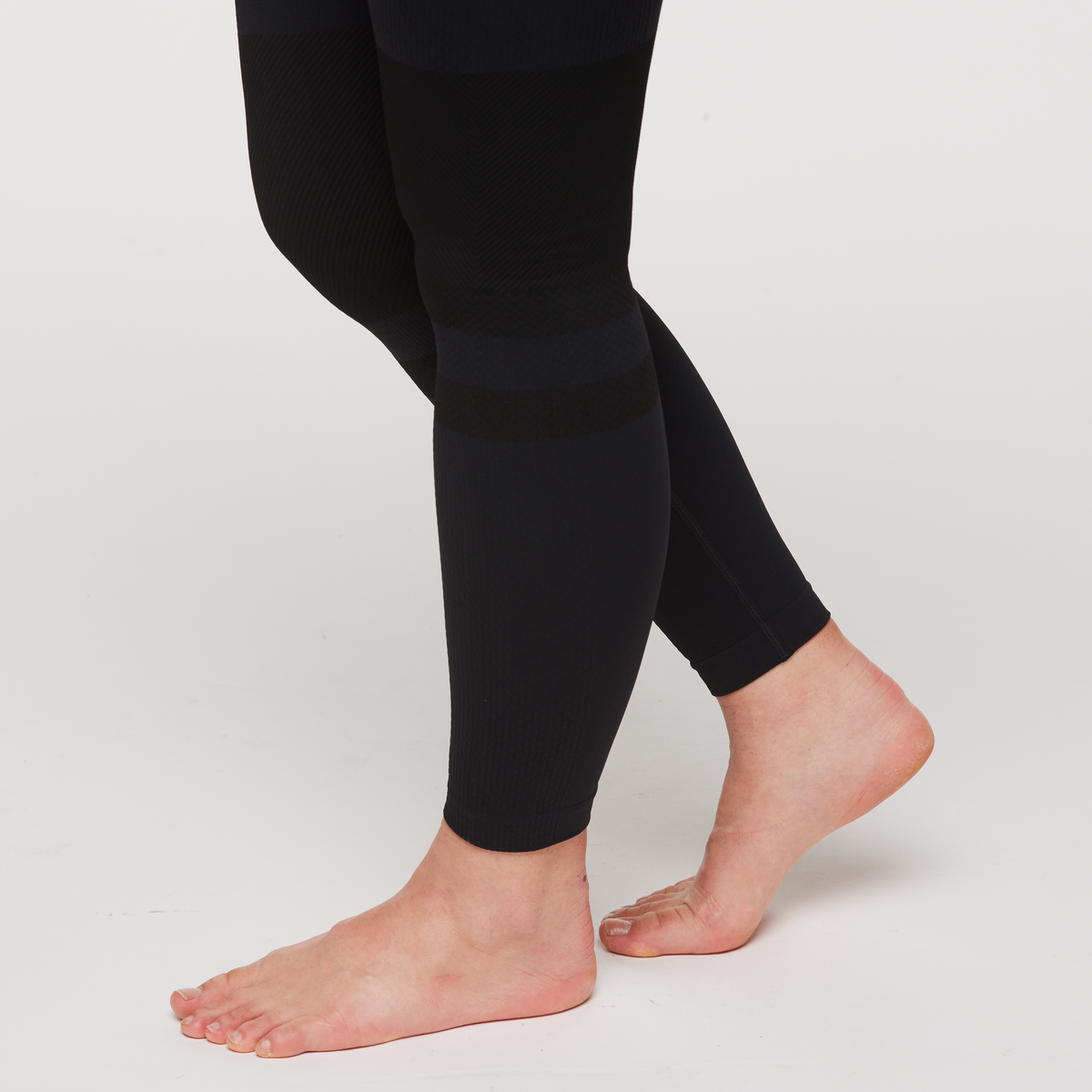 Debajo Seamless Baselayer Tight - Women's — image 6