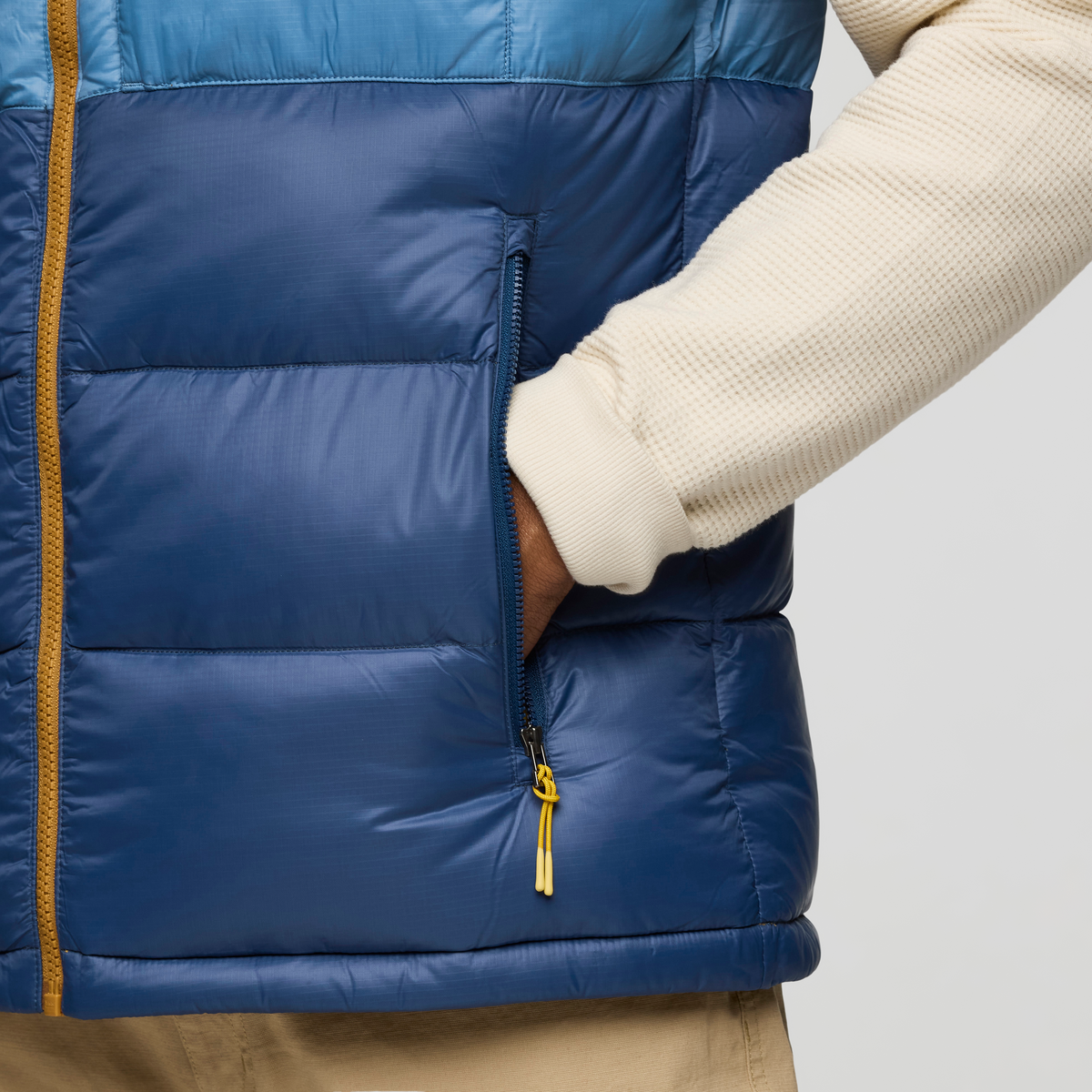 Fuego Max Down Vest - Men's — image 5