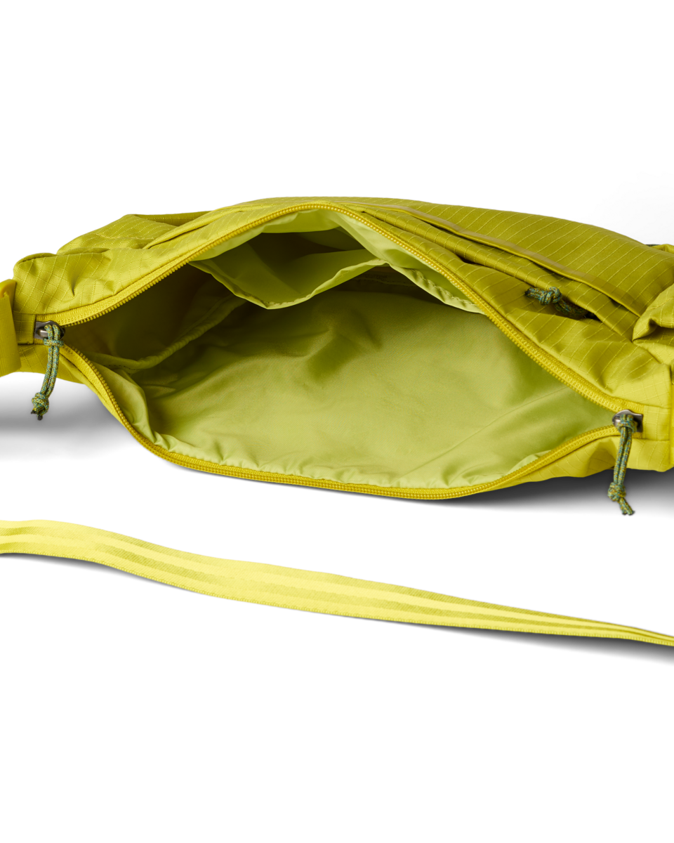Viaje 9L Shoulder Bag — image 4